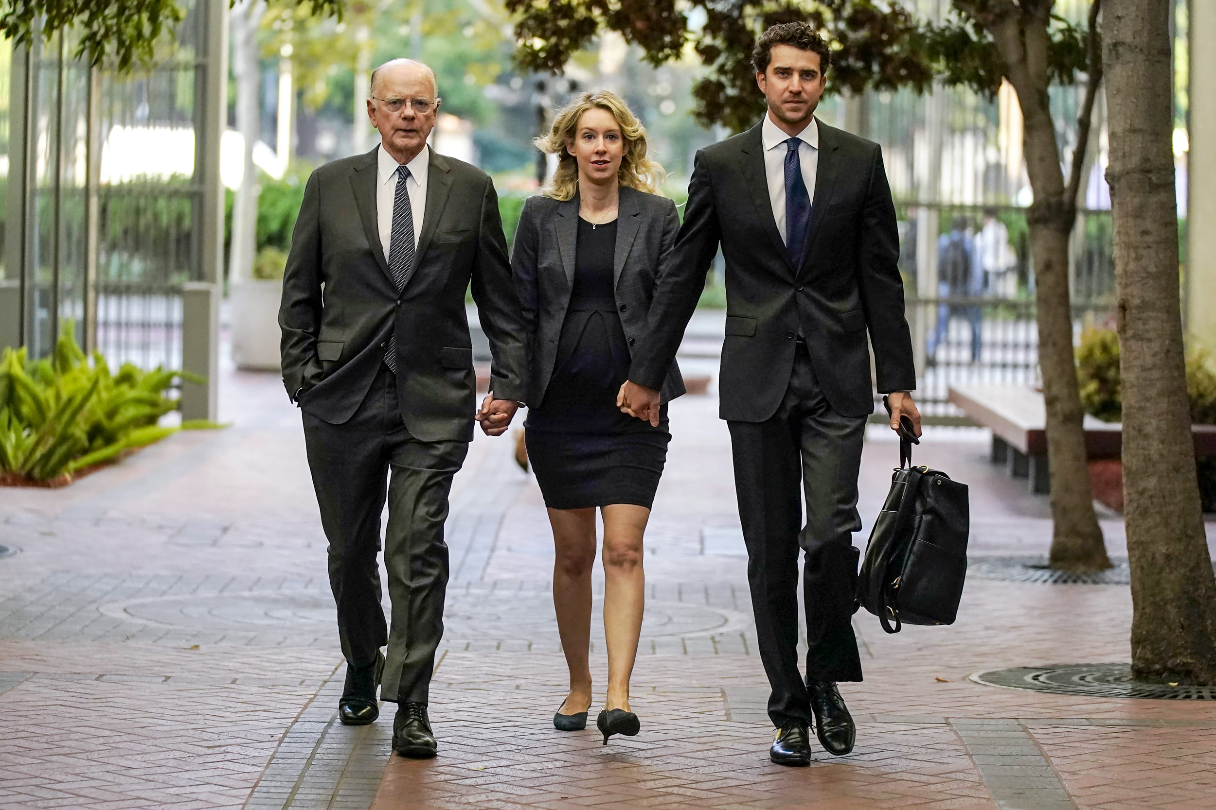 тэранос холмс элизабет.jpeg